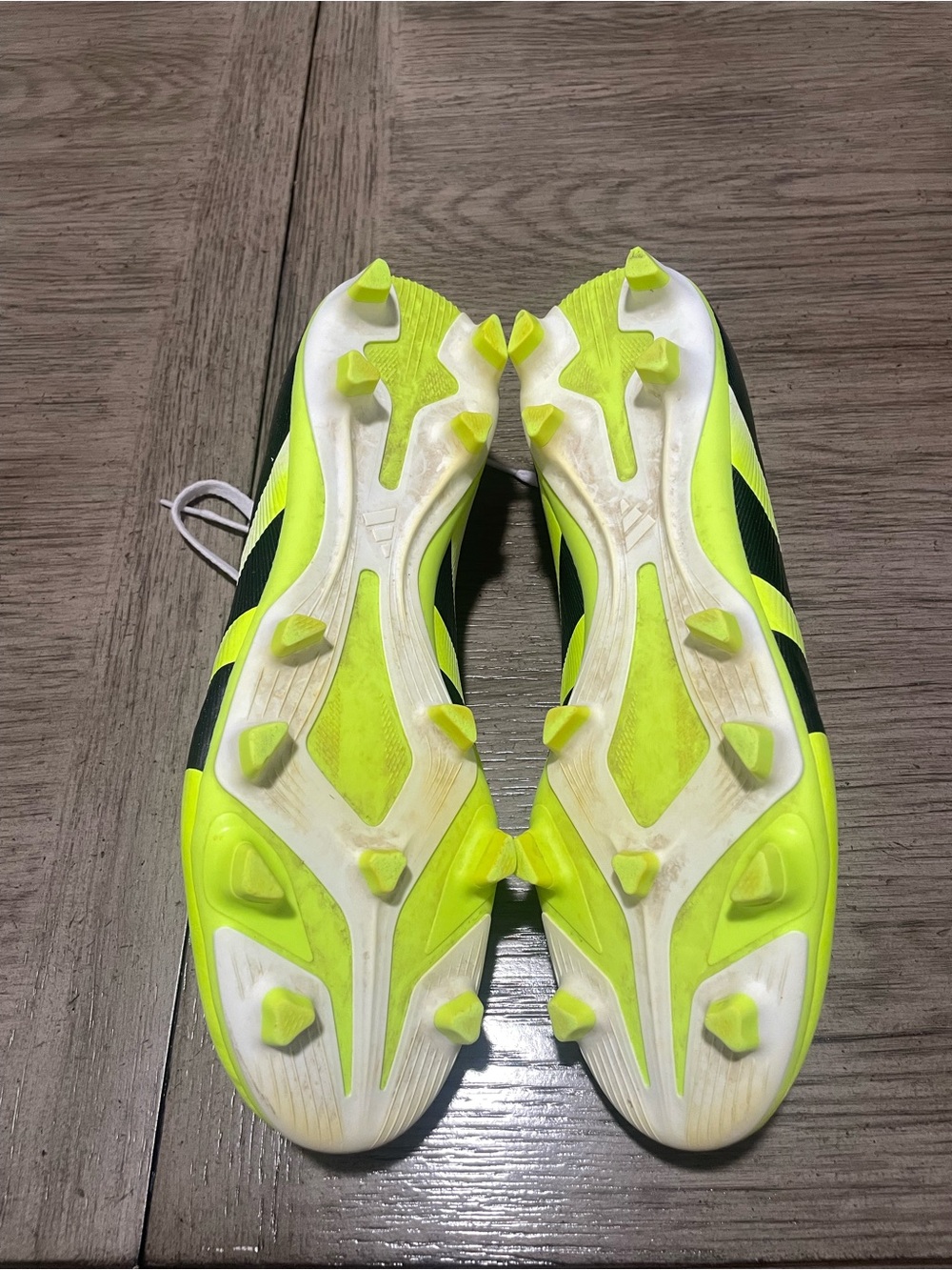Adidas Predator women’s a soccer cleats, size 9. - Picture 6 of 6